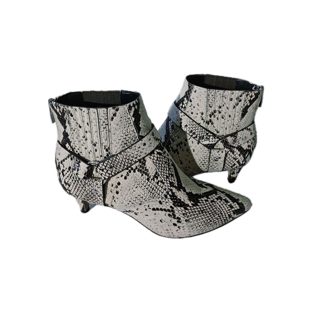 Vince Camuto Snakeskin Ankle Booties Block Heel Size 7.5 - Picture 1 of 7